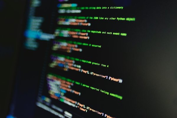 What Are the Best Materials for Wrinkle-Resistant Office Wear to Keep You Looking Sharp All Day?